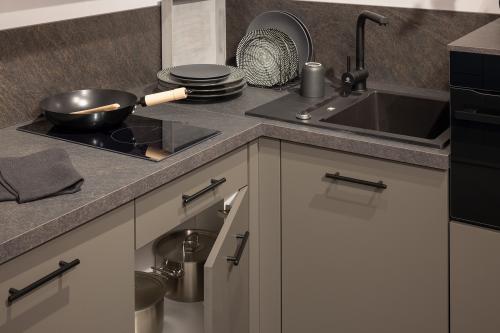 Cuisiniste, conception et rénovation de cuisines et salles de bains, menuisier, agencements intérieurs, le Comptoir des Artisans est spécialisé dans les travaux de cuisine, salle de bains... en Charente maritime 