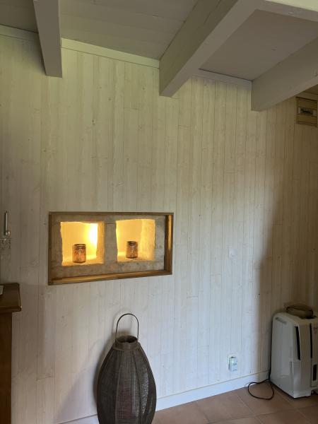 Découvrez les tendances décoration intérieure et nos solutions d’aménagement de bureaux : revêtements durables, acoustique performante, cloisons vitrées et optimisation de la lumière naturelle pour des espaces esthétiques et fonctionnels