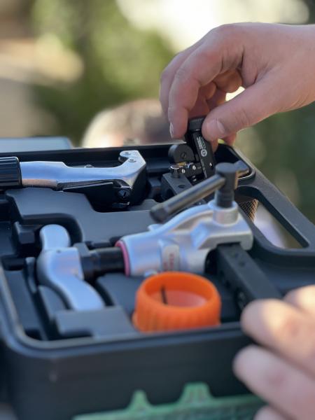 Chauffagiste professionnel pour installation, dépannage et entretien de systèmes de chauffage et plomberie - Charente maritime. Faites confiance à Comptoir des Artisans pour vos travaux thermiques et sanitaires. Demandez un devis personnalisé